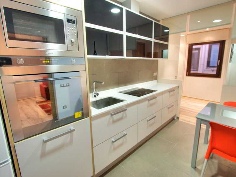 City Stays Portaferrissa Apartment — Photos 2